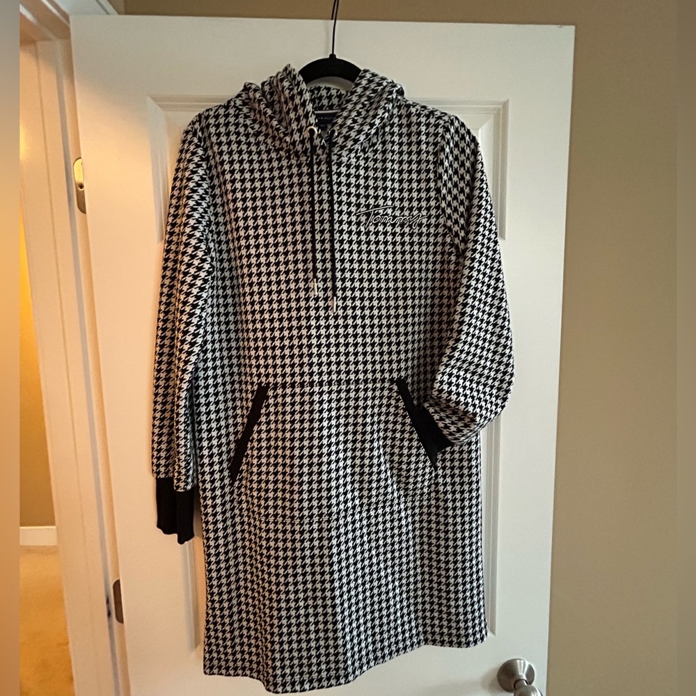 Tommy Hilfiger-size medium- mini knit hoodie dress